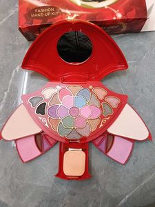 T.Y.A. Fashion Make-Up Kit