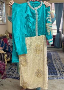 Teal Embroidered Kurta Set With Sequin And Beads