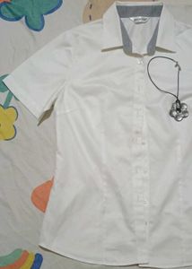 White Short Sleeve Shirt fitting