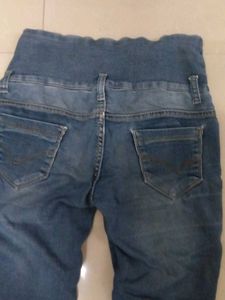 High-Waisted Jeans