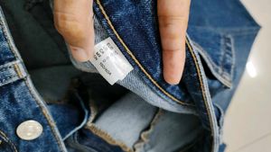 H &amp; M flared jeans