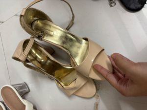 Beige Heels Buckle One