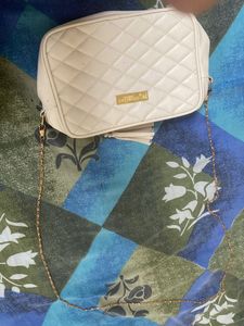 I Am Selling Girls Slings Bag