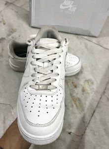 NIKE AIRFORCE 1 TRIPLE WHITE UK 7 (41)