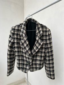 Woollen Blazer - Chic & Stylish
