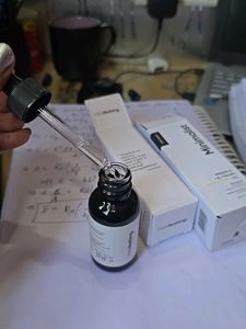 Minimalist Vitamin C Face Serum