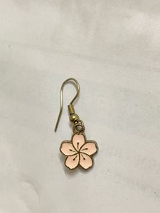 CUTESY LITTLE FLOWER EARRINGS
