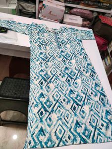 Blue & White Diamond Print Kurti Size L (40 Inch)