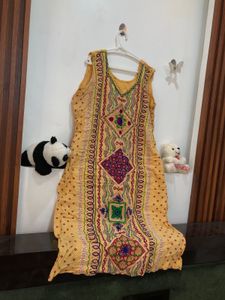 Ethnic Embroidery Kurta😍