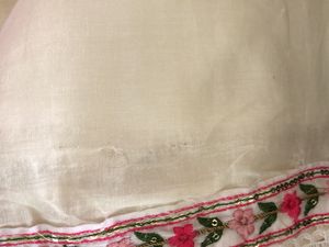 Off White Emboridered Kurta Set(Women’s)