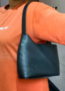 Black Classy Shoulder Bag