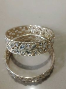 Elegant Gold-Tone Bangle Set