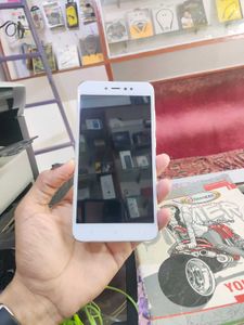 Xiaomi Redmi Y1 - Gold, Good Condition