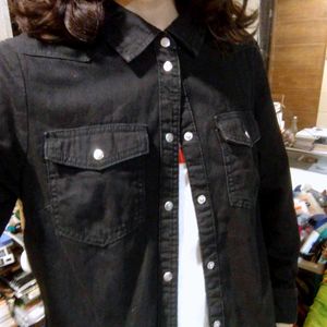 Classic Black Denim Jacket - Timeless Style