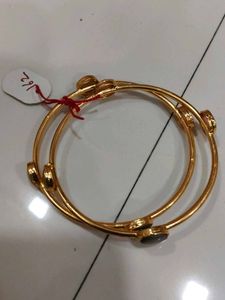 Pair Of Sleek Premium Monalisa Stone Kadas