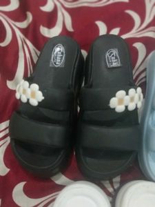 Cute Flower Detail Sandals