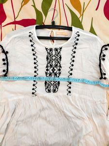 Dressberry Branded White Top With Black Embroidery