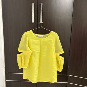 Chic Yellow Cut-Out Sleeve Top