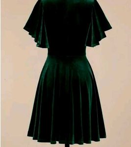 VIVIENT WOMEN BOTTLE GREEN PLAIN VELVET SHORT DRES
