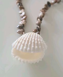Mala with shells