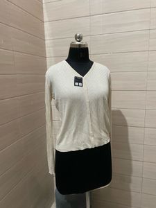 Pintresty korean  🌸Elegant Cream Cardigan