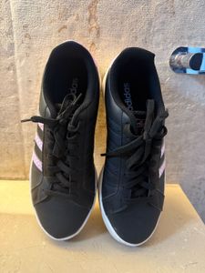Adidas Sneakers With Side Detailing