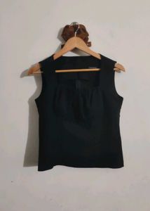 Sleeveless Black Blouson