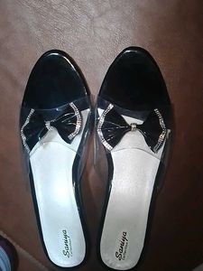 Trendy  Black Colour With Cute Bow Heals