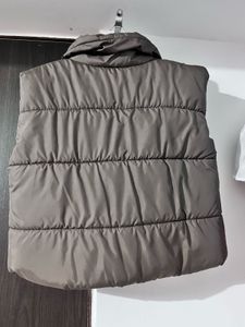 Women Sleeveless Puffer Jacket