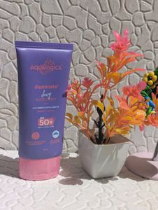 Aqualogica Illuminate Dewy Sunscreen SPF 50+