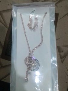 Elegant Necklace & Earring Set