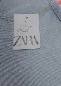 Zara Light Wash Denim Jeans