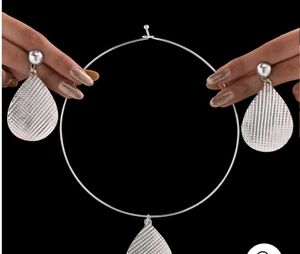 Silver Hasli Necklace With Earrings