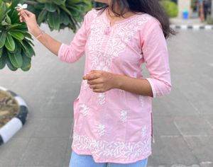 Elegant Pink Embroidered Kurta