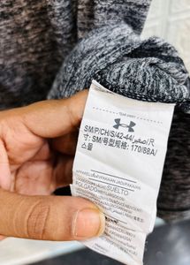 🇺🇸Under Armour Imported Gray Athletic T-Shirt