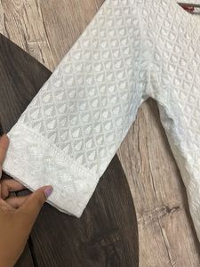 white chiksniati kurti