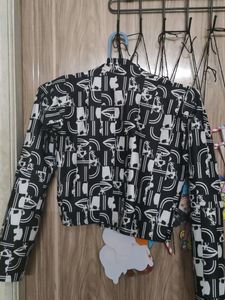 Black And white Crop Top