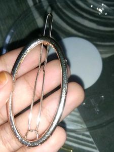 Elegant Oval Shaped Hair Brooch