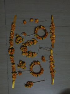 Jwellery Set For Haldi And Mahedi Ceremony