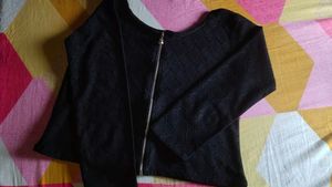 Chic Black Zipper Top