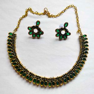Green Stone Necklace Set