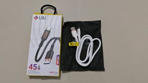 U&amp;i Earbuds &amp; Charging Cable Bundle