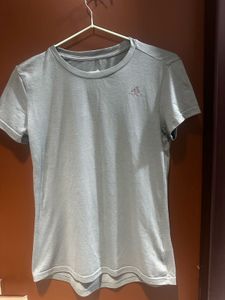 Adidas Tshirt