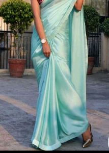 Elegant Crepe Saree With Chikankaari Blouse