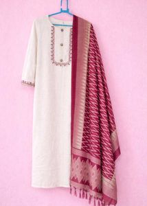 Elegant off-White Kurta with Dupatta