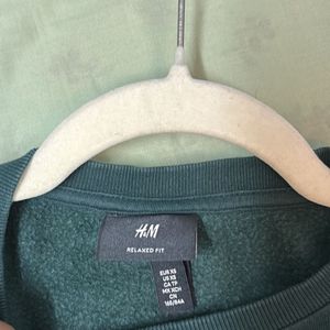 H&amp;M Green Sweatshirt (Relaxed Fit - XS)