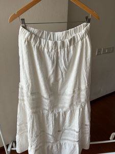 NEW LOOK Eyelet Lace Tiered White Maxi Skirt🤍