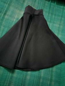 This is black cute skirt