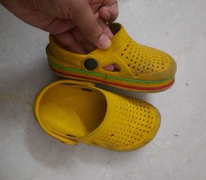 Boys Yellow Clogs Size 9