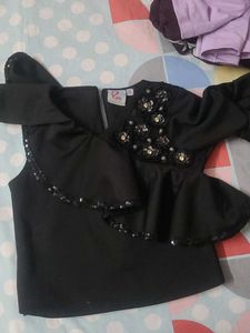 A Beautiful Black One Shoulder Top For Girls !!
